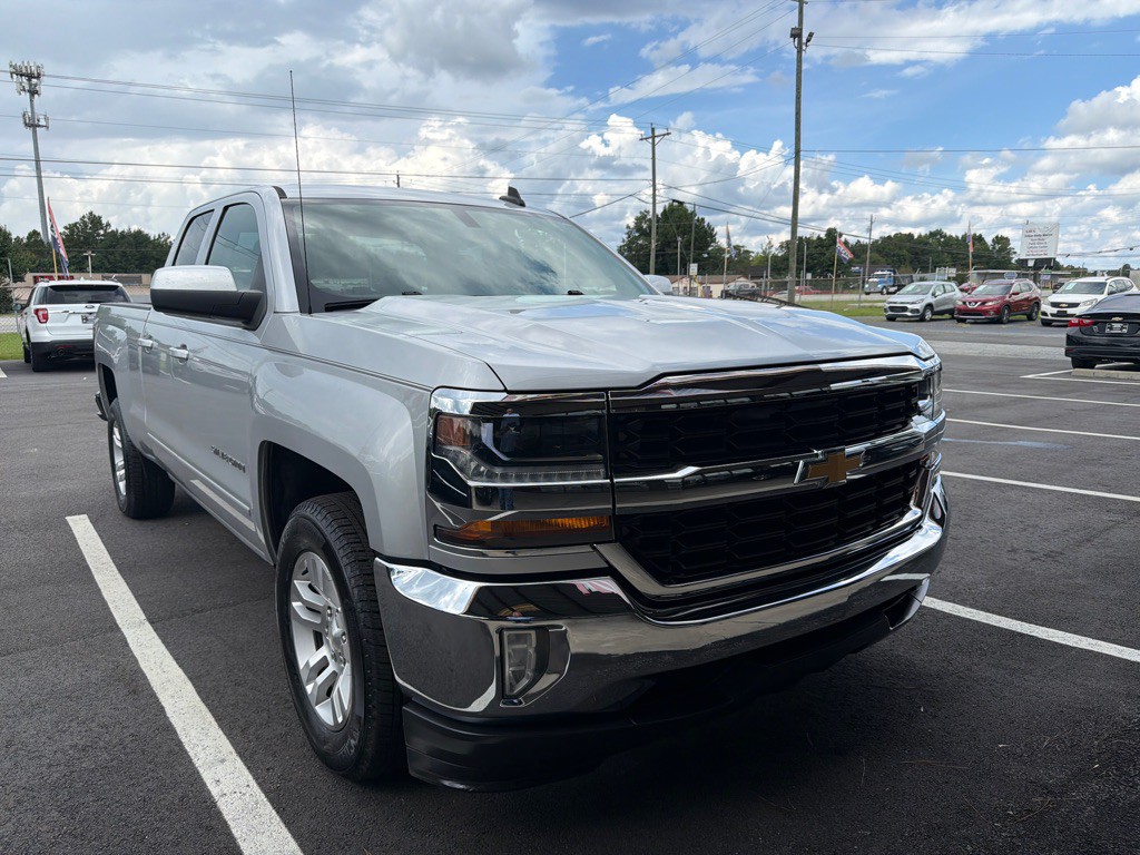 2017 Chevrolet Silverado 1500 Image 2