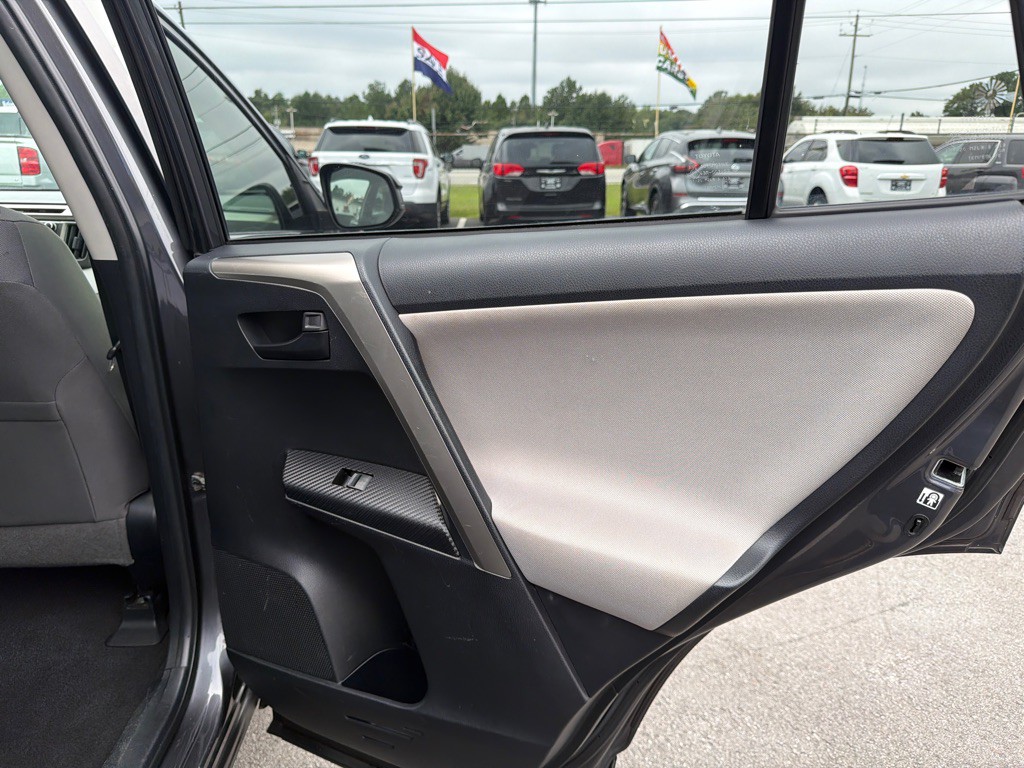 2015 Toyota Rav4 Image 15