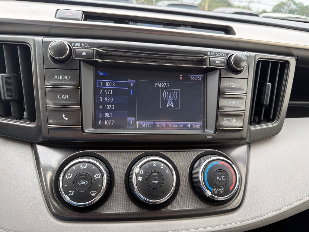 2015 Toyota Rav4 Image 20