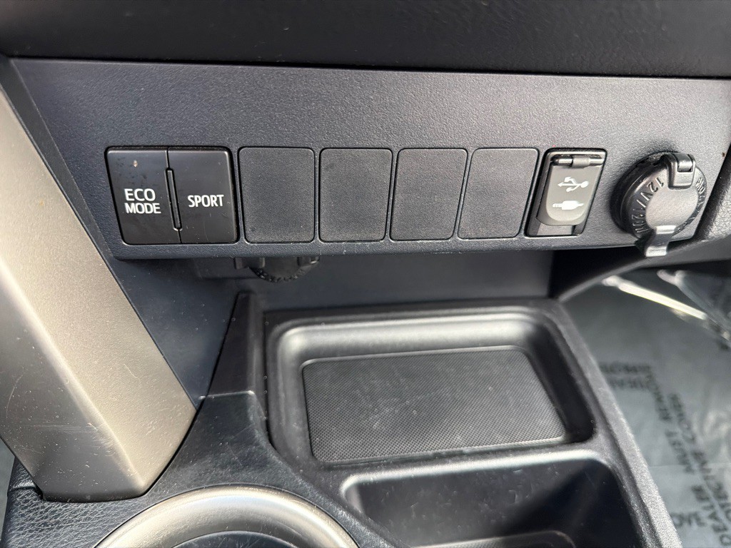 2015 Toyota Rav4 Image 22