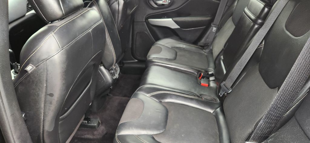 2018 Jeep Cherokee Image 8