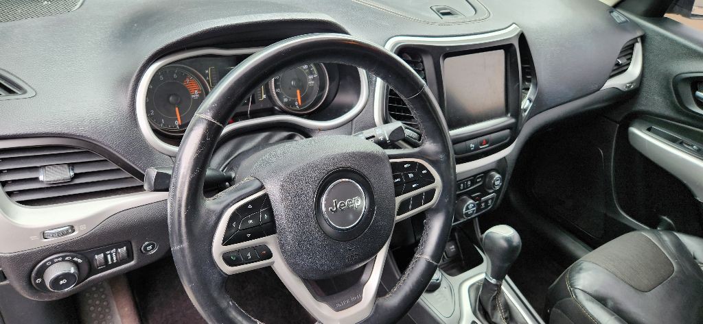 2018 Jeep Cherokee Image 9