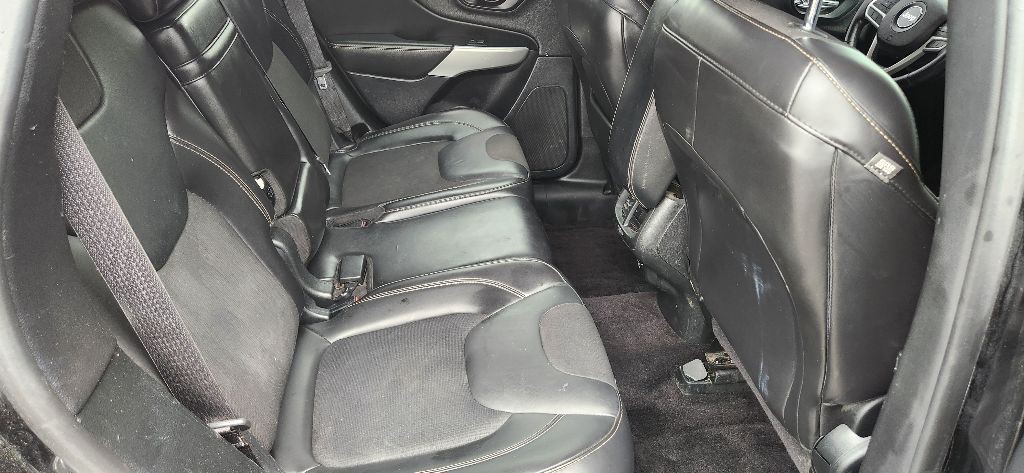 2018 Jeep Cherokee Image 13