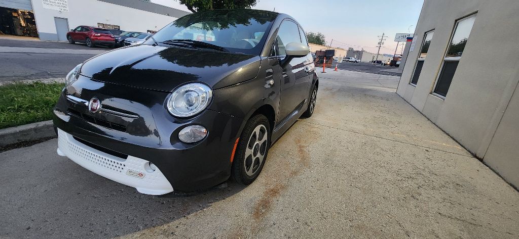 2016 FIAT 500 Image 1