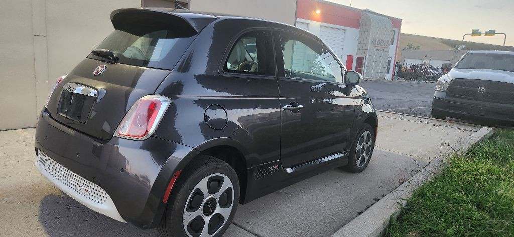 2016 FIAT 500 Image 5
