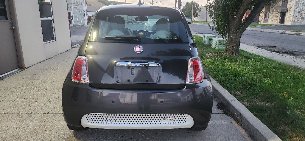 2016 FIAT 500 Image 7
