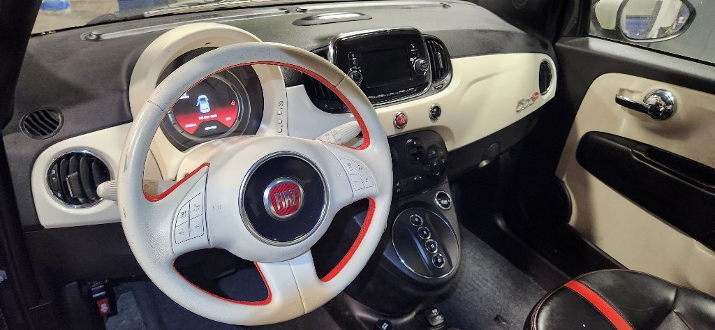 2016 FIAT 500 Image 9