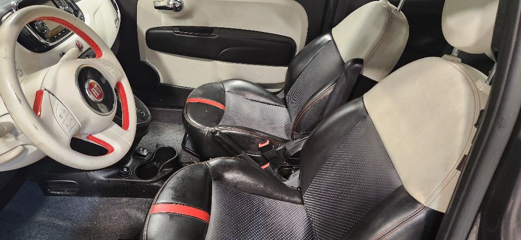 2016 FIAT 500 Image 10