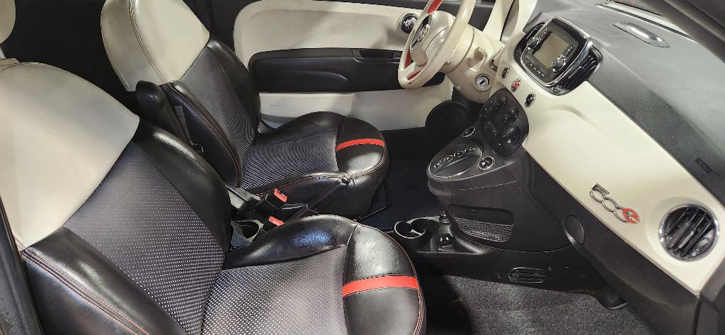 2016 FIAT 500 Image 12