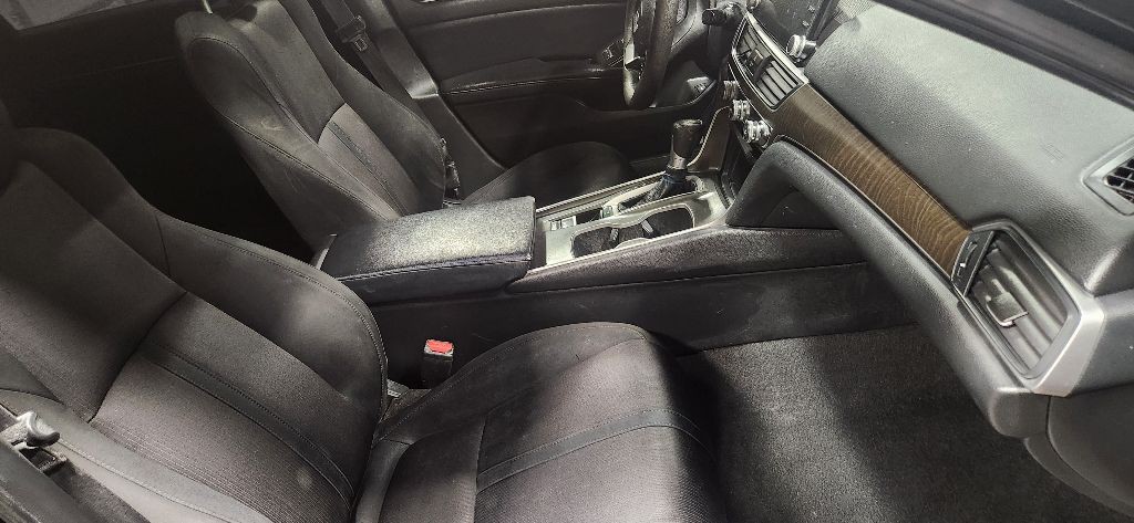 2018 Honda Accord Image 11