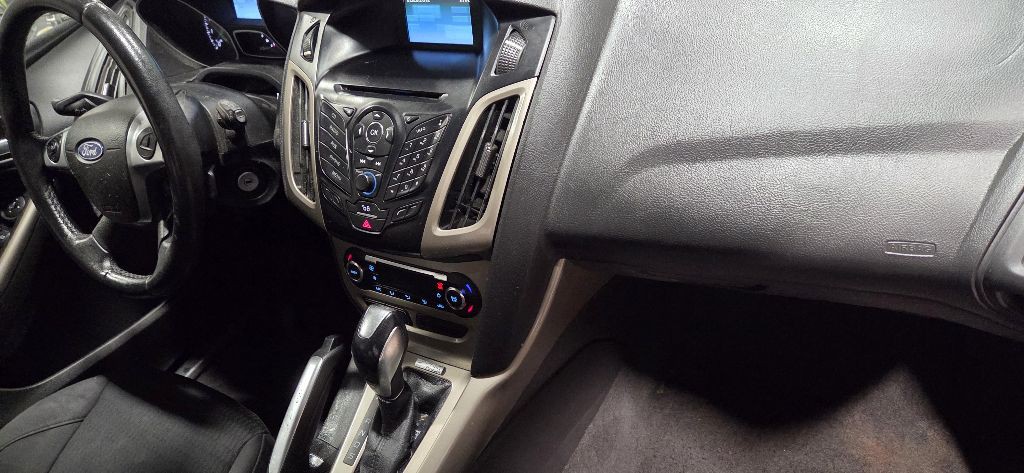 2012 Ford Focus Image 11