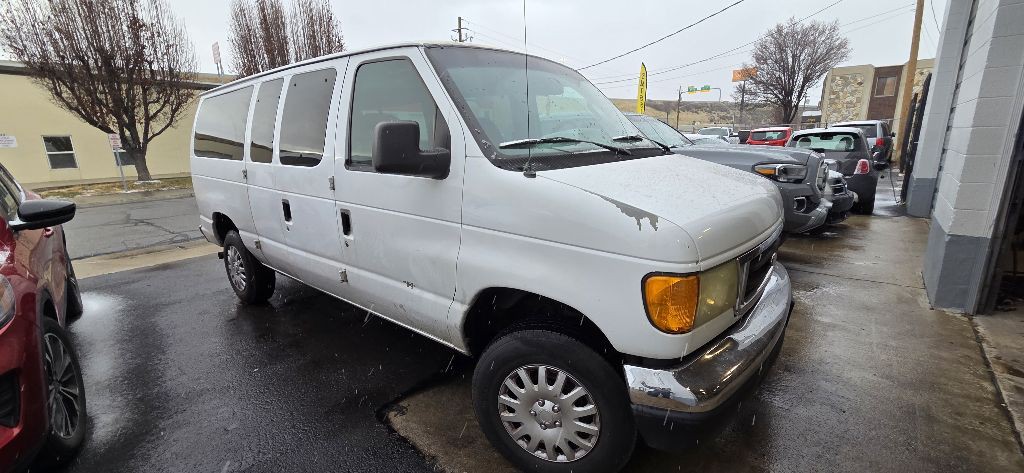 2006 Ford Econoline Image 3