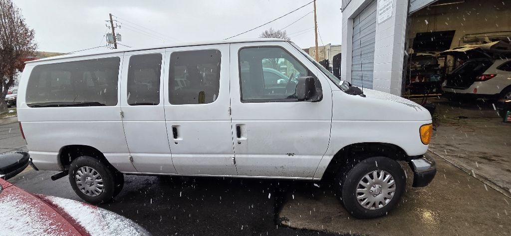 2006 Ford Econoline Image 10