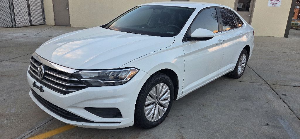 2019 Volkswagen Jetta Image 2
