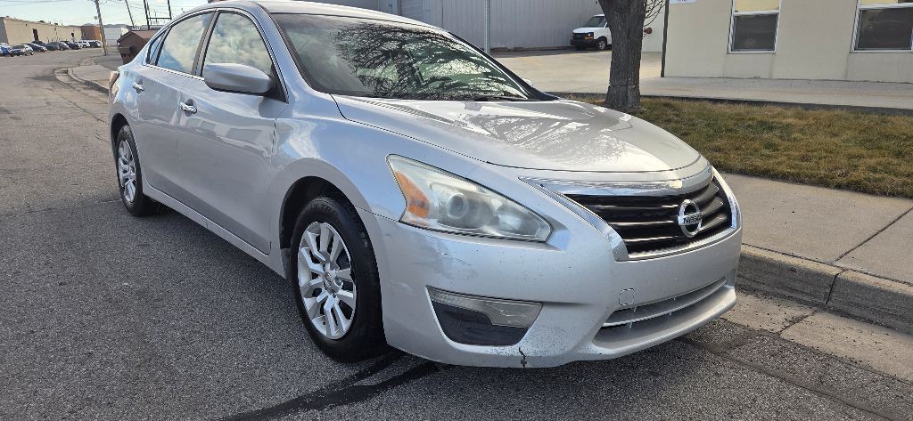 2015 Nissan Altima Image 1