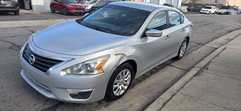 2015 Nissan Altima Image 2