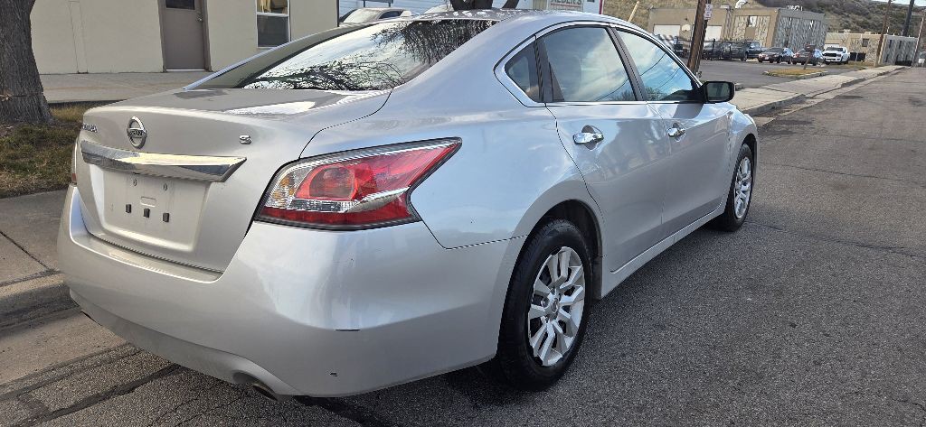2015 Nissan Altima Image 3