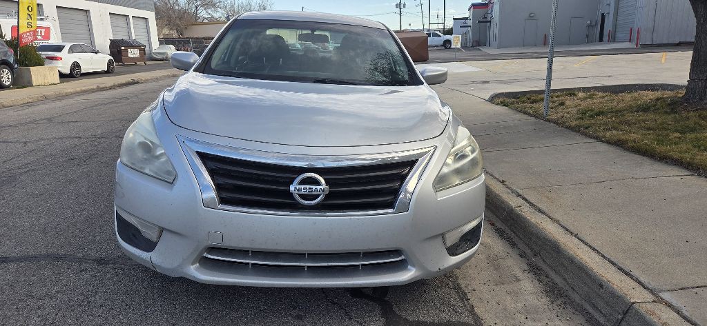 2015 Nissan Altima Image 5