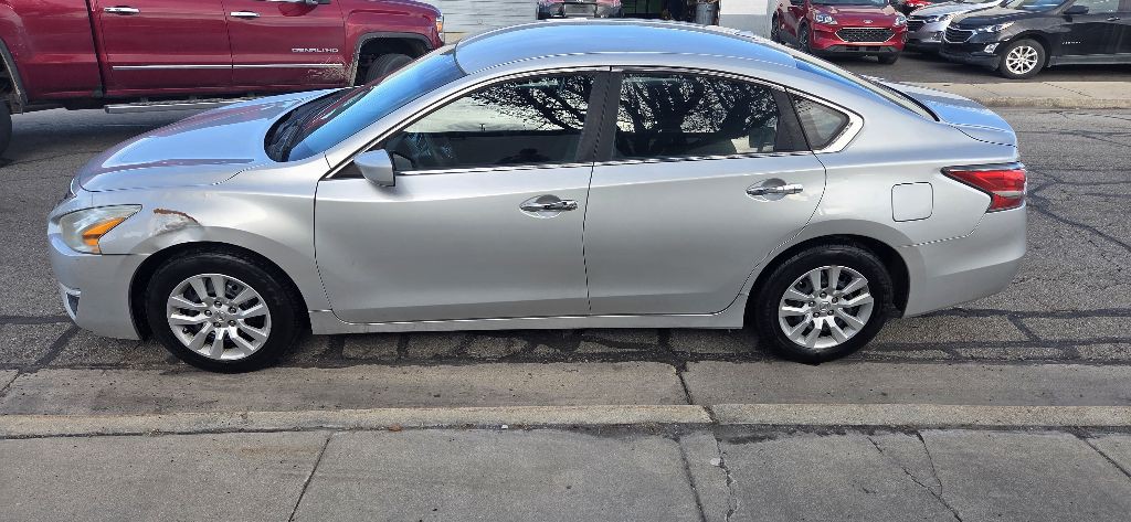 2015 Nissan Altima Image 7