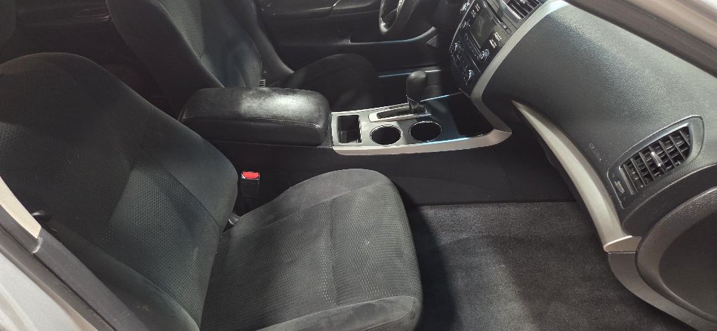 2015 Nissan Altima Image 12