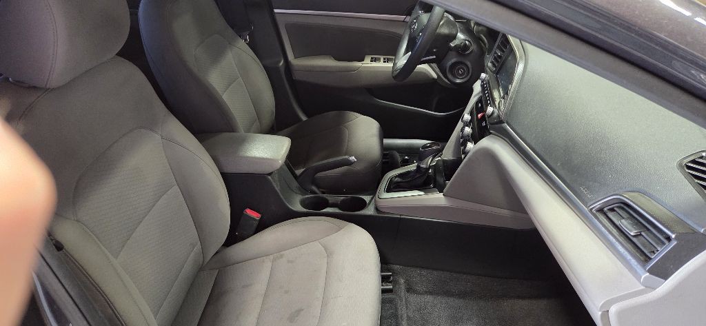 2020 Hyundai Elantra Image 10