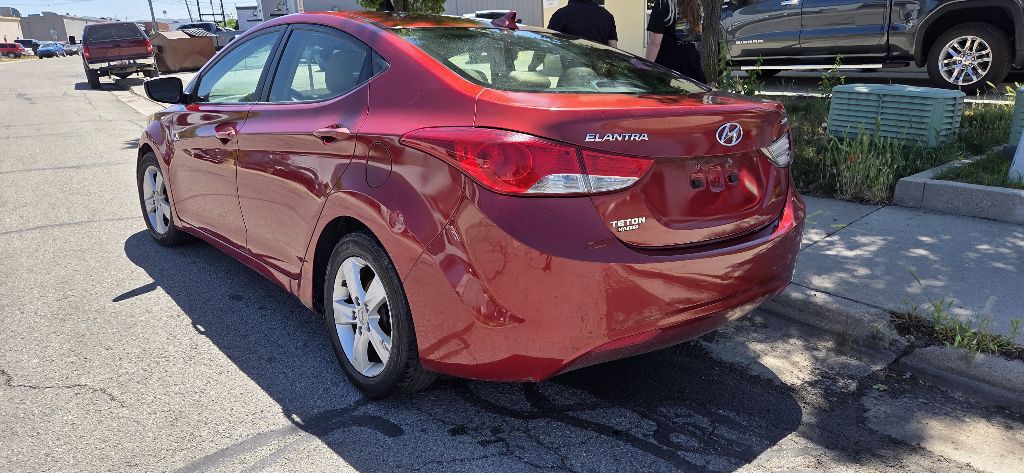 2013 Hyundai Elantra Image 3