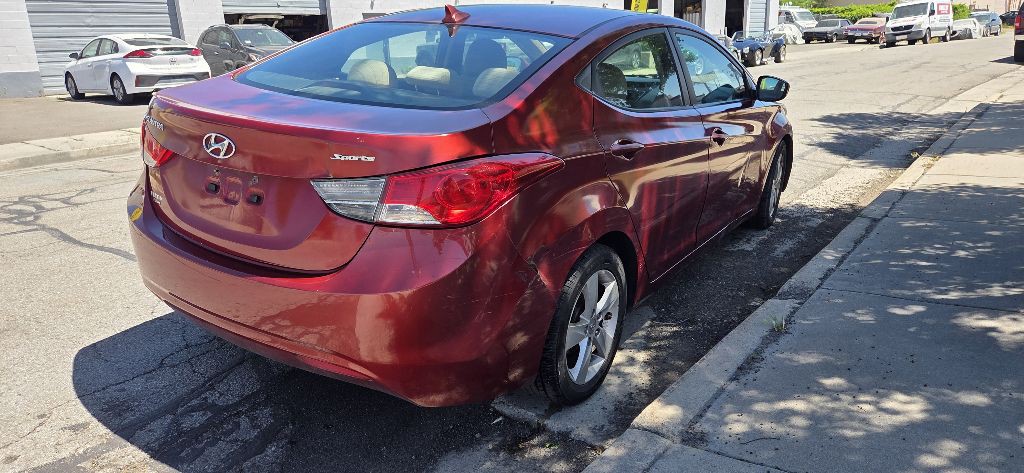 2013 Hyundai Elantra Image 4
