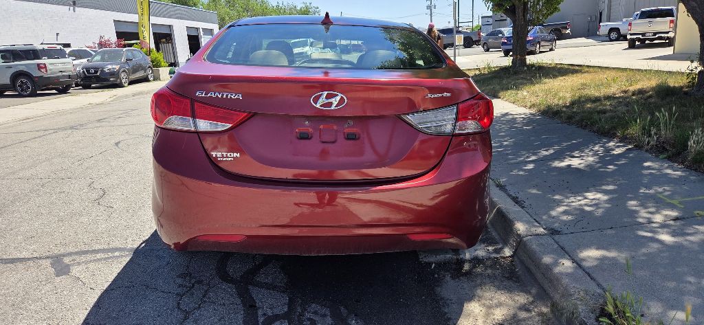 2013 Hyundai Elantra Image 6