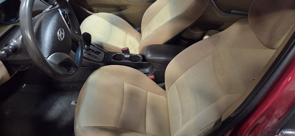 2013 Hyundai Elantra Image 12