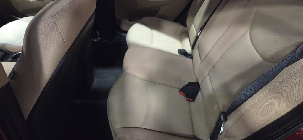 2013 Hyundai Elantra Image 14