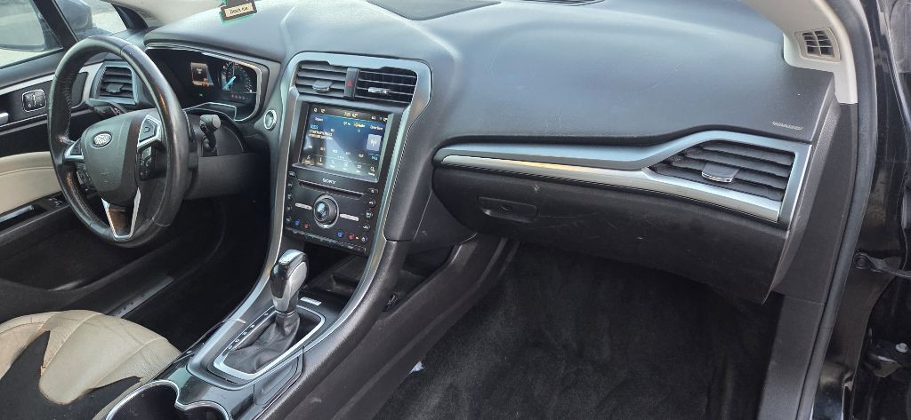 2016 Ford Fusion Image 11