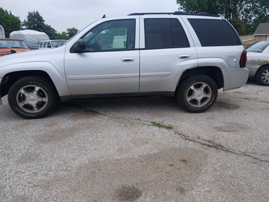 2009 Chevrolet Trailblazer Image 1