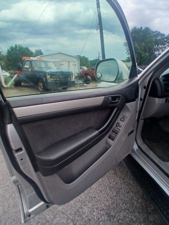 2004 Toyota 4Runner Image 10