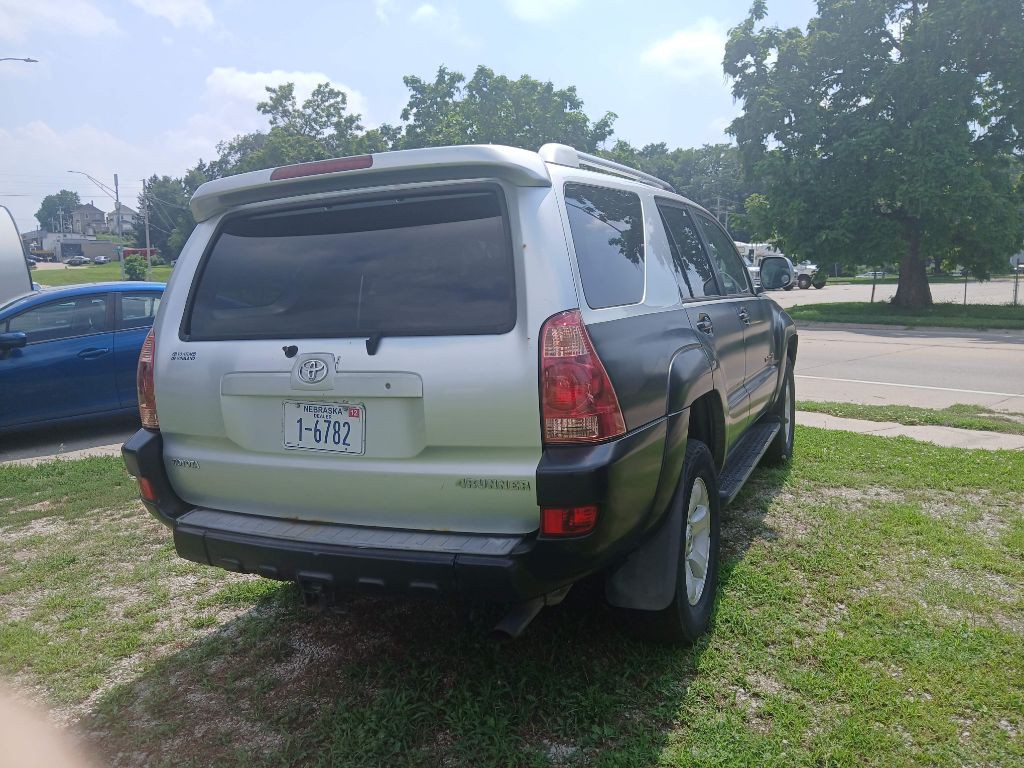 2004 Toyota 4Runner Image 2