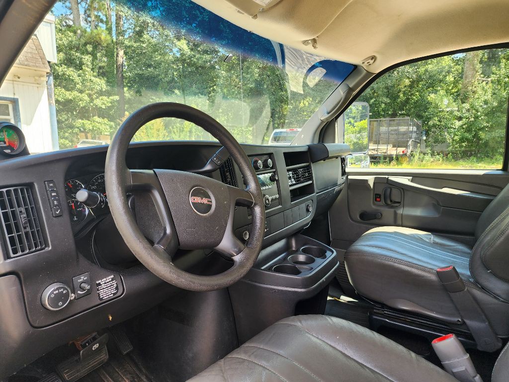 2013 GMC Savana Image 10