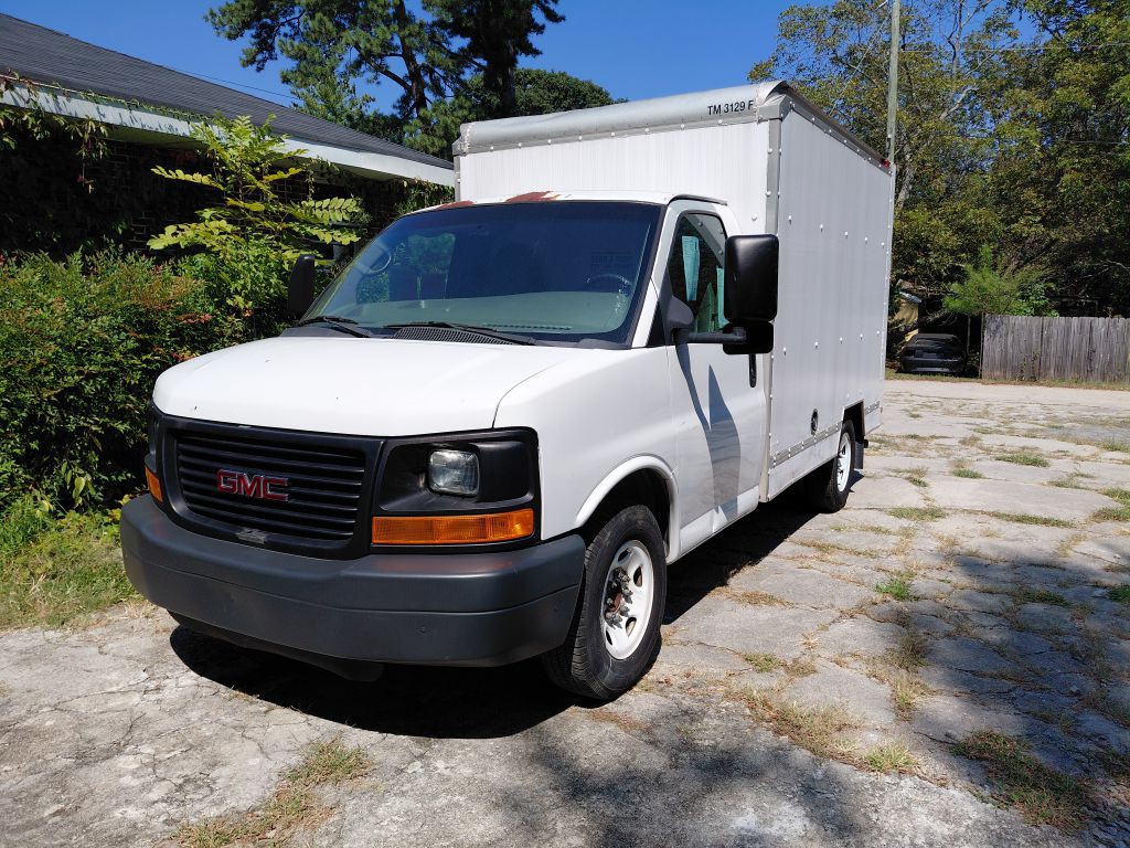 2012 GMC Savana Image 2