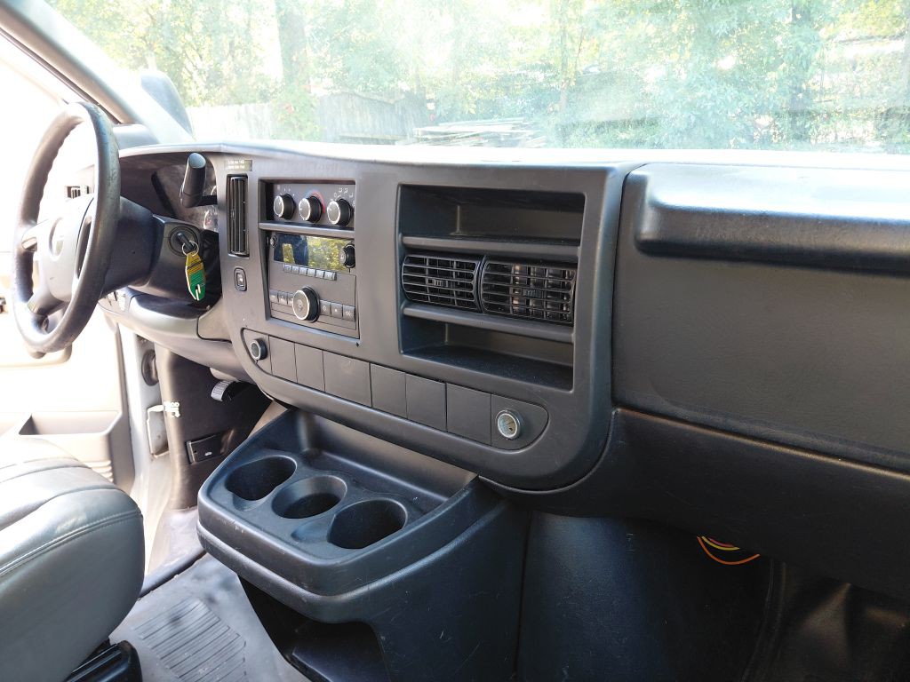 2012 GMC Savana Image 9