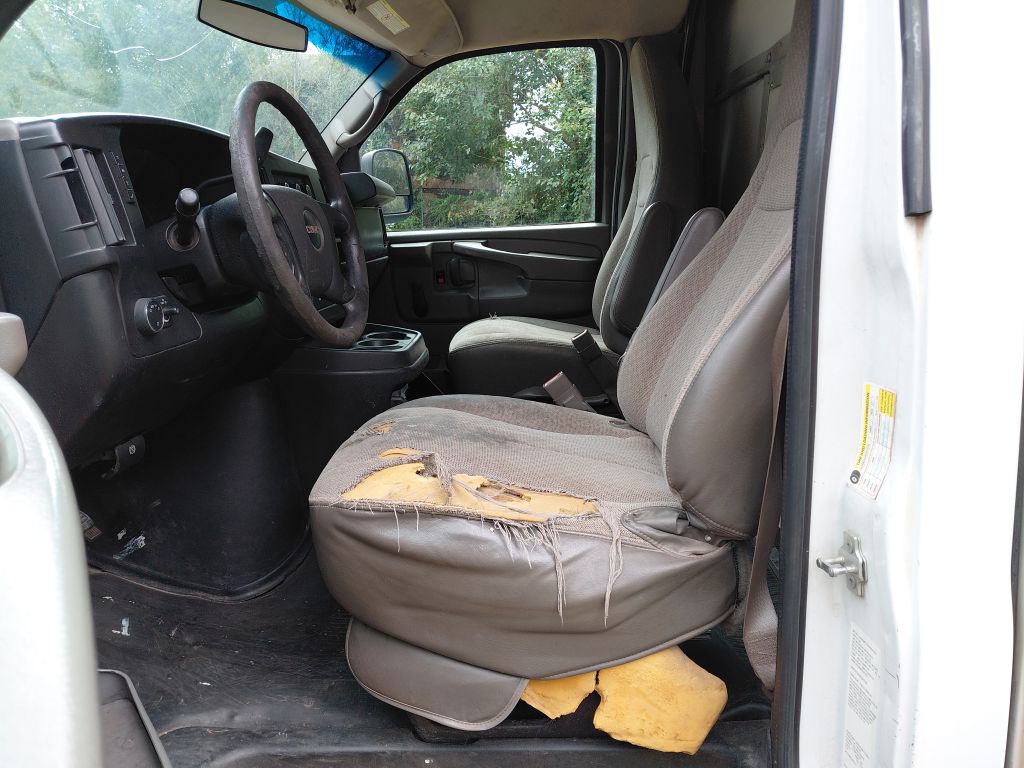 2015 GMC Savana Image 7