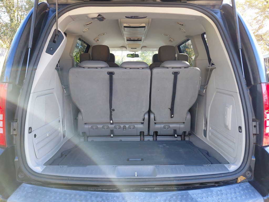 2008 Chrysler Town & Country Image 6