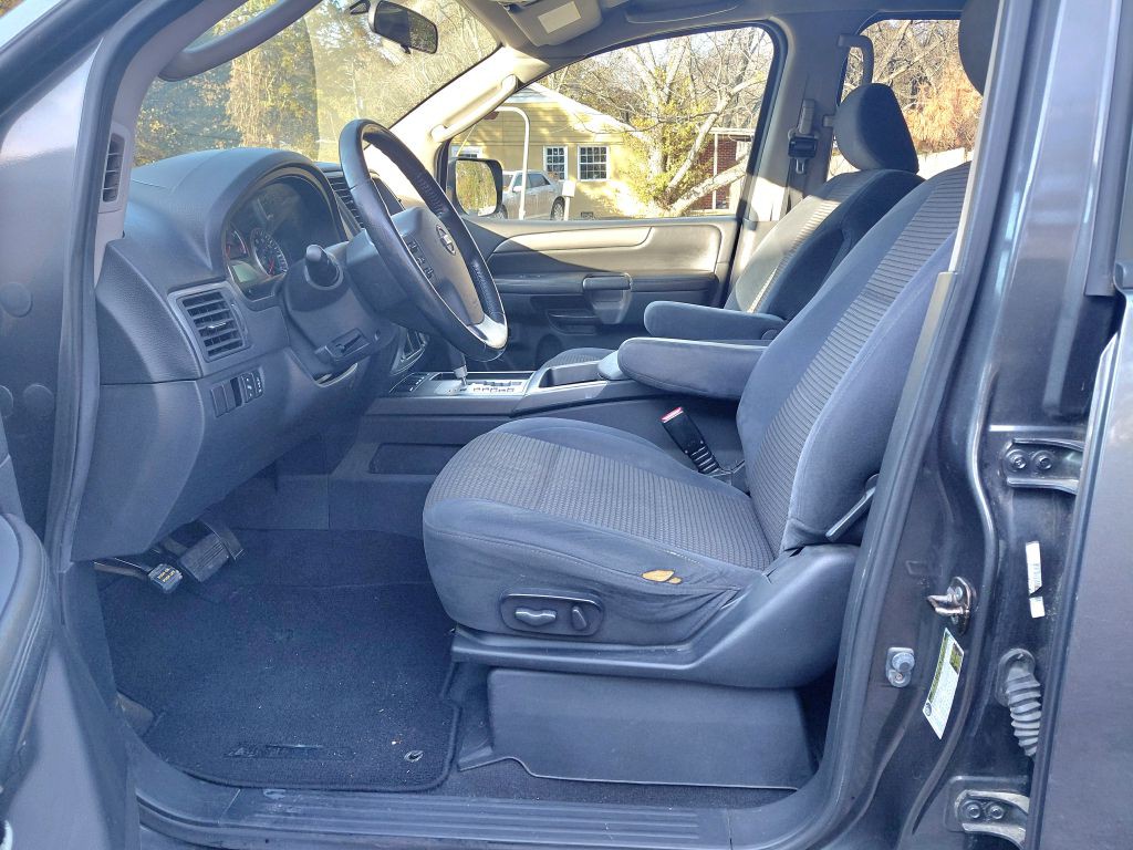 2011 Nissan Armada Image 7