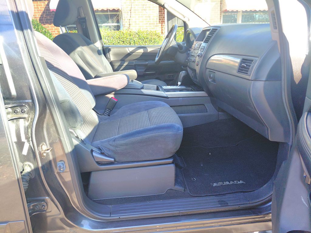 2011 Nissan Armada Image 8