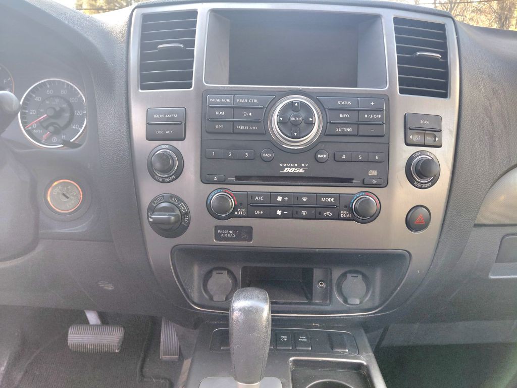 2011 Nissan Armada Image 14