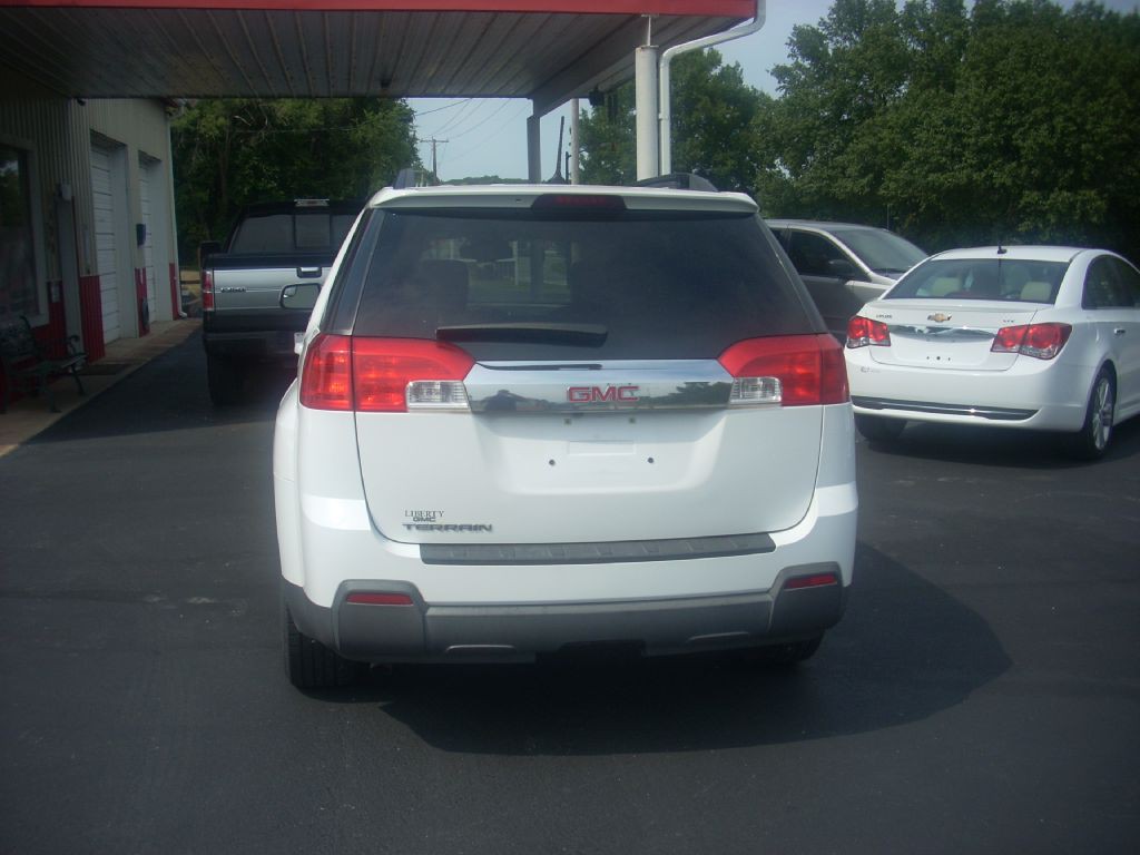 2013 GMC Terrain Image 2