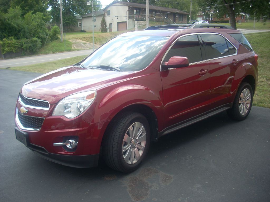 2010 Chevrolet Equinox Image 2