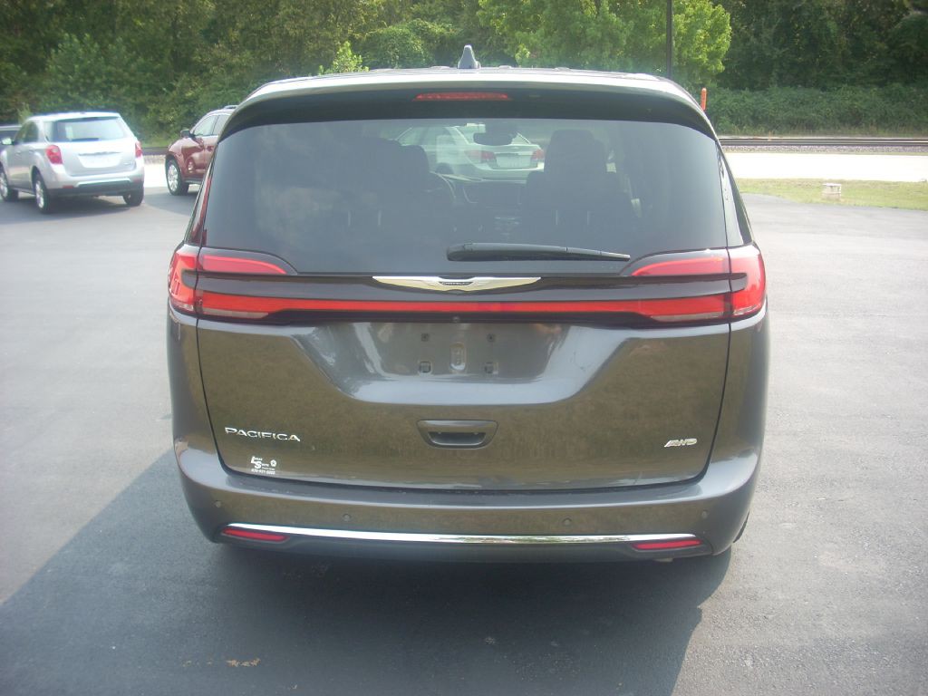 2023 Chrysler Pacifica Image 2