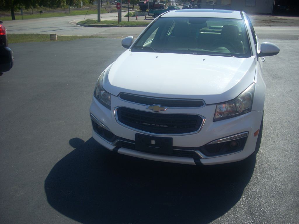 2015 Chevrolet Cruze Image 4