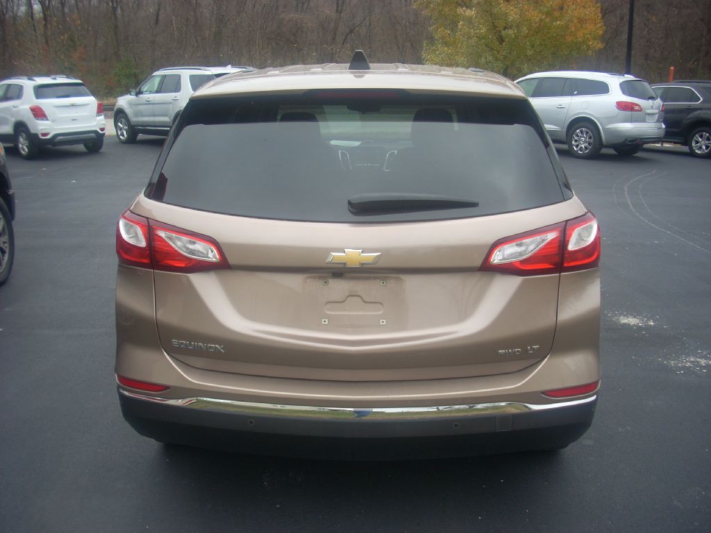2018 Chevrolet Equinox Image 2