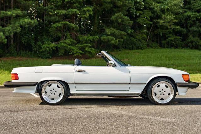1988 Mercedes-Benz 560-Class Image 3