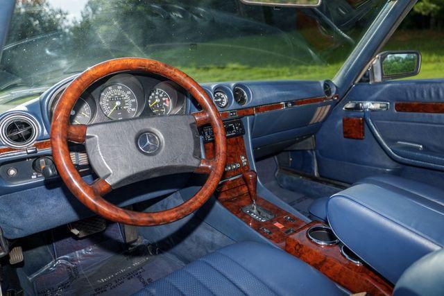1988 Mercedes-Benz 560-Class Image 5