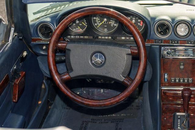 1988 Mercedes-Benz 560-Class Image 28